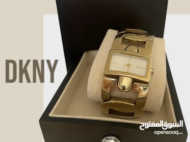 ساعة مميزة للبيع ماركة DKNY