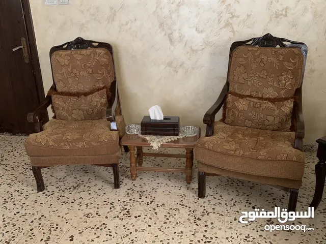 طقم كنبايات مستعمل للبيع + طقم طاولات هدية