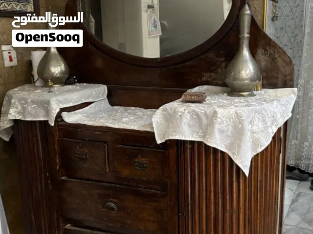 ميز تواليت صناعة سنة 1940