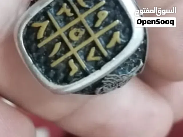 خواتم مميزه جدا للبيع ويوجد احجار كريمه مميزه جدا يتم تركيبها على خواتم