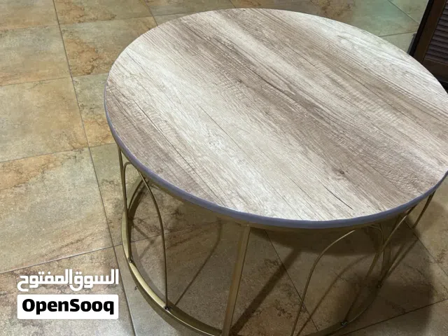 طاولة غرفة جلوس وطاولة كمبيوتر