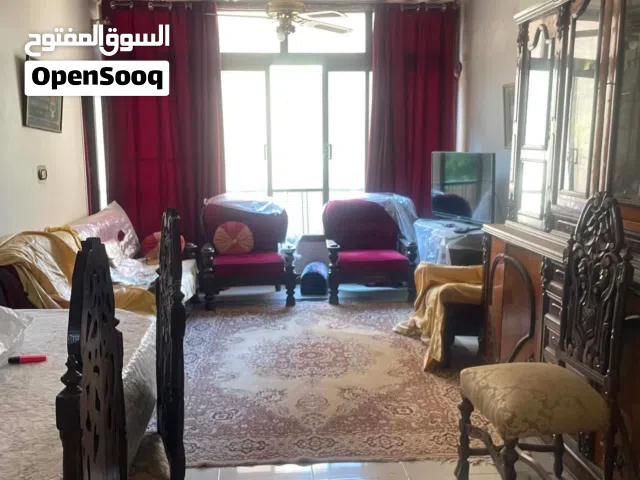 فرصه شقه للبيع بمدينه نصر الحي التامن بين حسن مامون وشارع الطاقه