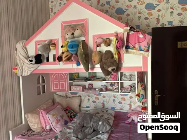 سرير للأطفال