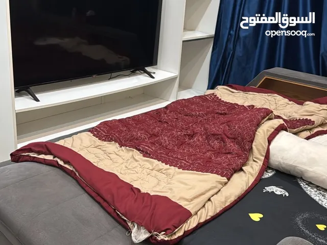 غرفه و صاله مفروشه للايجار الشهري بابراج السيتي تاورFurnished room and living room for monthly rent
