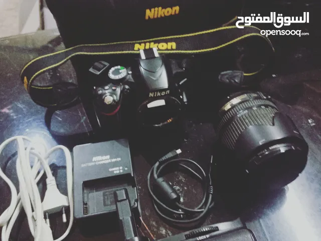 كاميرا نيكون d3200 للتصوير الاحترافى كامله بكل محتواياتها مع اضافات لينس 18-105
