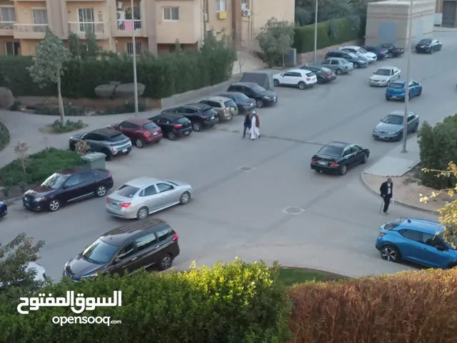 شقة لقطة للبيع في الاشجار سيتي