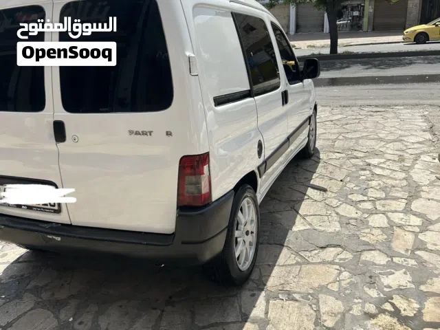 2011 بيجو بارتنر Van Short Body