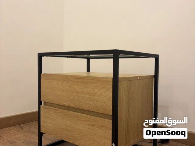 Home Center nightstand / طاولة كمدينة