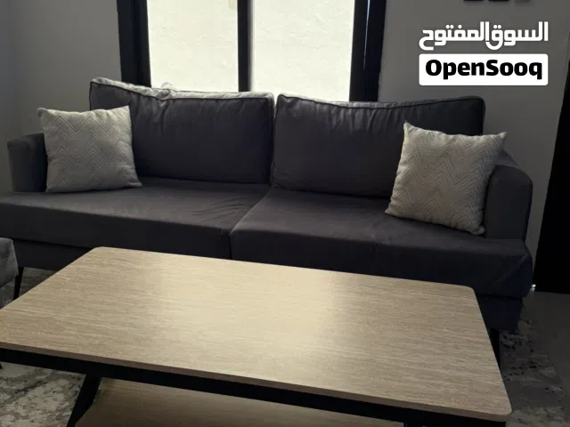 للبيع كنب طاولة