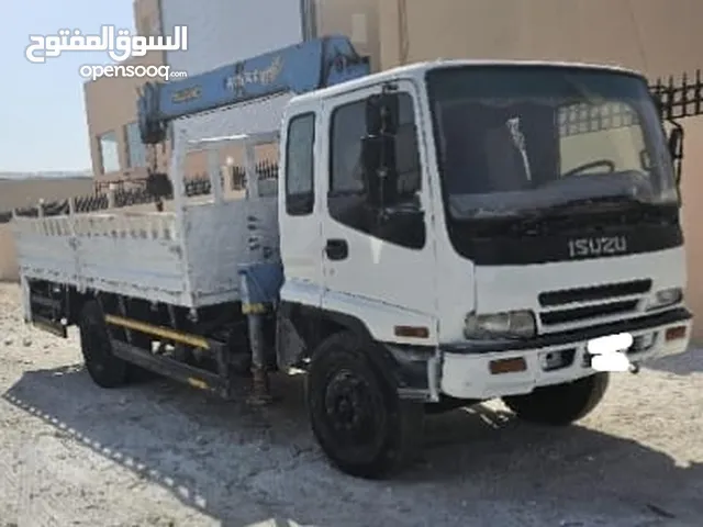 Tow Truck Isuzu 2001 in Al-Mahrah