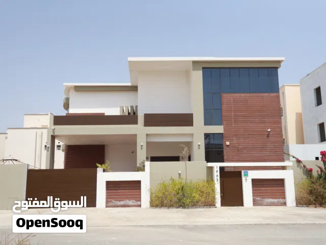 حصريا للبيع فيلا فاخرة في المعبيلة الثامنة