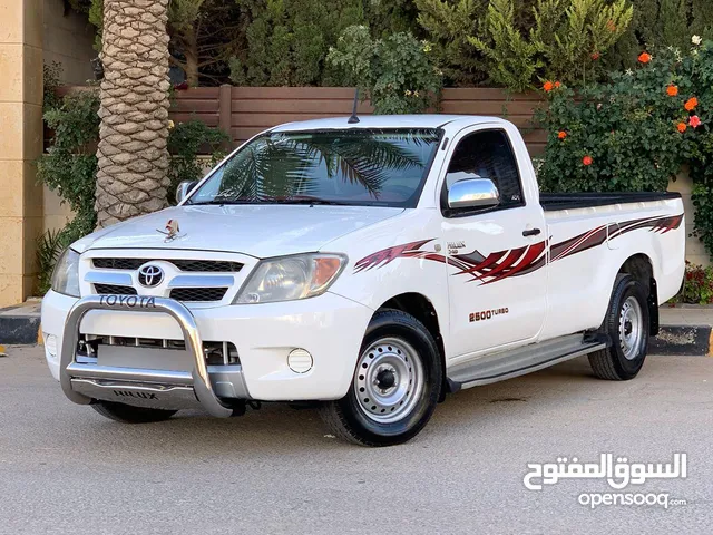 Used Toyota Hilux in Amman