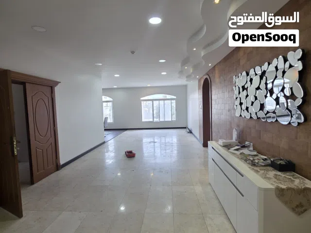 220 m2 4 Bedrooms Apartments for Rent in Muharraq Arad
