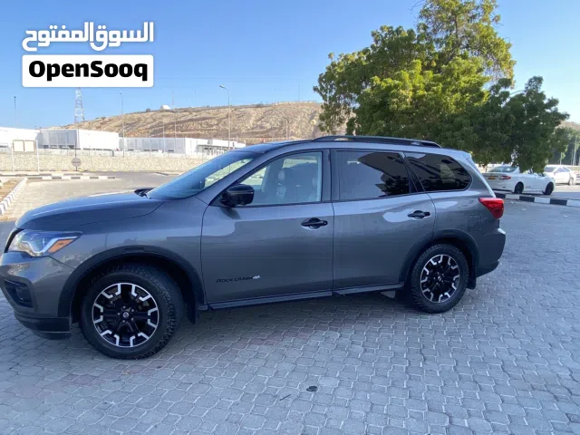 Used Nissan Pathfinder in Al Dakhiliya