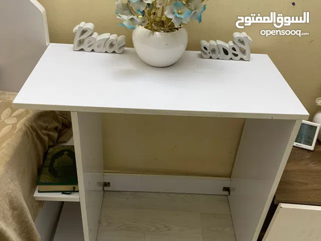 ميز و مكتبه