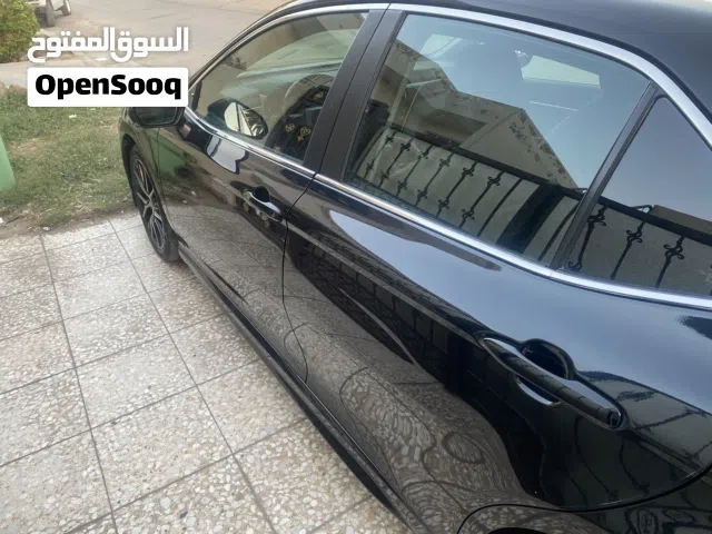 2023 تويوتا كامري SE