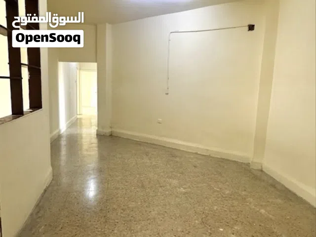 شقه 140 متر  للبيع في ماركا الشماليه حي العبدلات  شارع فاطمه الزهراء مقابل مول ابو هوله