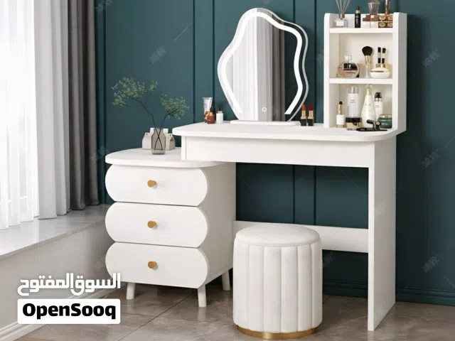 ميز تواليت مع طابورية واضاءه LED