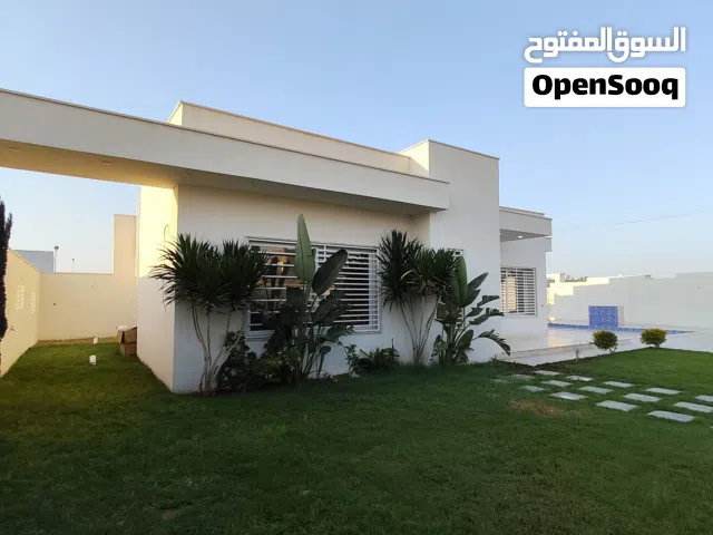 3 Bedrooms Farms for Sale in Tripoli Al-Baesh