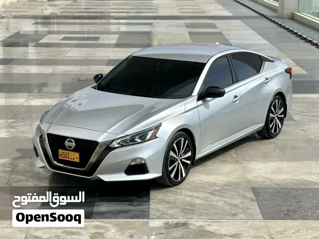 ألتيما 2021 SR نظيفة وبحالة الوكالة