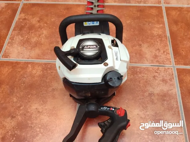 ماكينه قطع الاعشاب تعمل بالبنزين