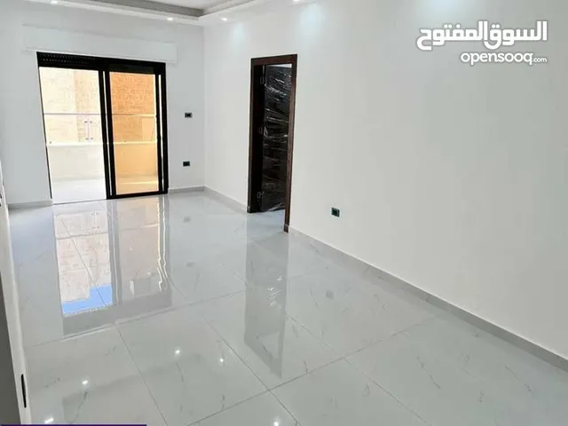 شقة طابق ثالث سكني استثماري لم تسكن لقطه وبسعر مغري جداا عرض خاص ع اخر شقة أرقى مناطق الجاردنز