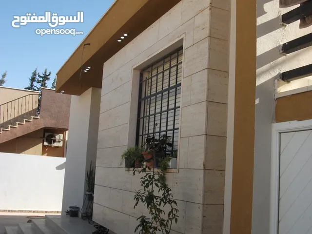 235 m2 5 Bedrooms Villa for Sale in Tripoli Al-Serraj