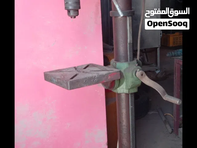 ترابونه إيطالي وماكينات لحام ومنشار ترددي