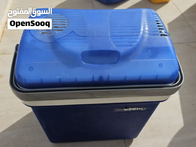 حافظة طعام صناعة المانية على بطارية السيارة