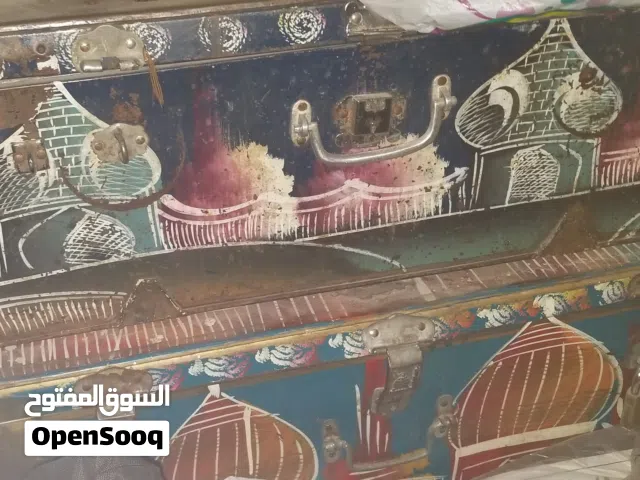 شنطة حديد لتخزين الملابس والأدوات