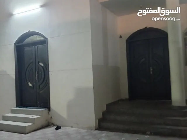 نص فيلا غرفتين وصاله ومطبخ وحمامين وحوش كبير ومجلس معيذر الجنوبي شامل مطلوب 7000 الموقع قريب سباير