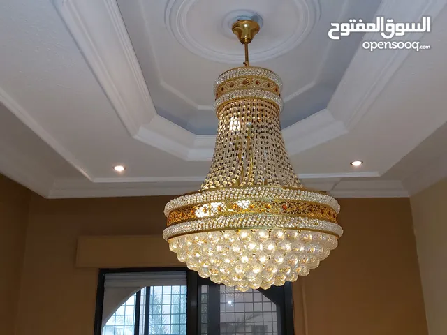 ثريات للبيع