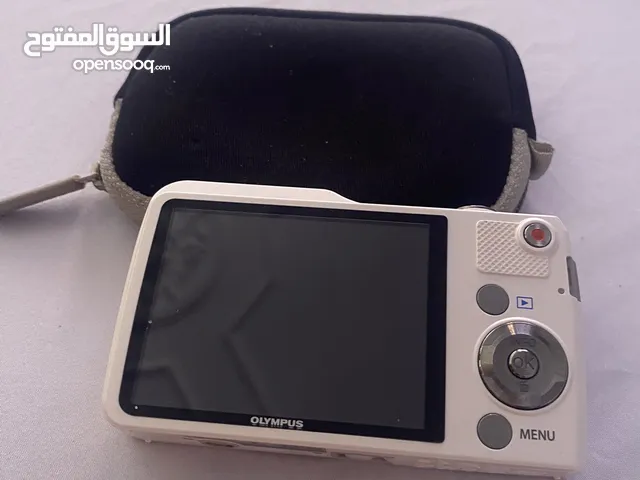 Olympus digital camera VG-170 en excellent état avec pochette et chargeur originaux VENTE RAPIDE!!