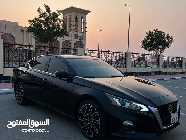 Used Nissan Altima in Sharjah