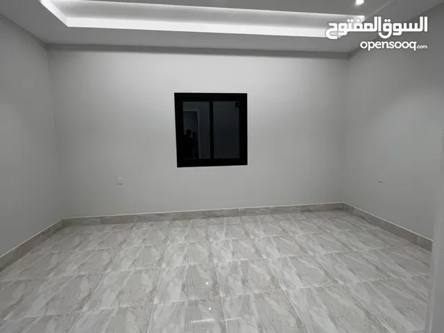 شقة فاخرة للايجار  الرياض حي العليا المساحه 160 م  مكونه من :  2 غرف نوم  1صاله 2 دورات مياه