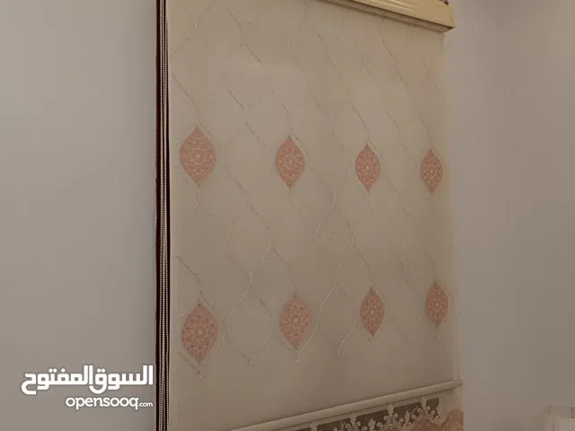 ستائر سيدار في حاله ممتازه عدد 3 قطع عرض 1.20م و 1متر