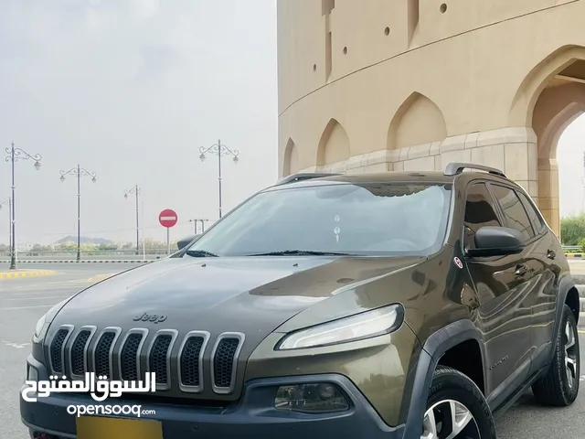 Used Jeep Cherokee in Al Dakhiliya