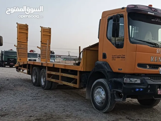 Auto Transporter Renault 2003 in Muscat
