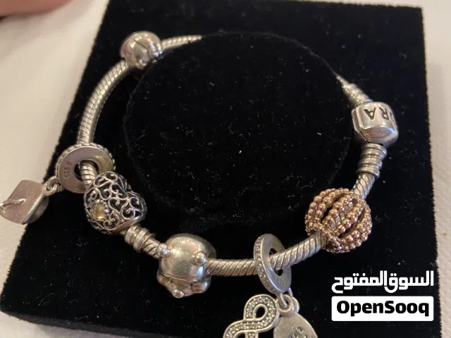 اسوارة باندورا مع 6 تشارمز  الأسوارة مع تشارمز ميكي إصدار خاص