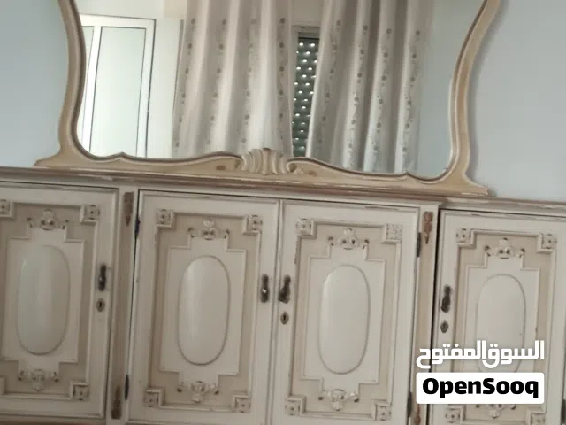 بوفيه مع مرايه