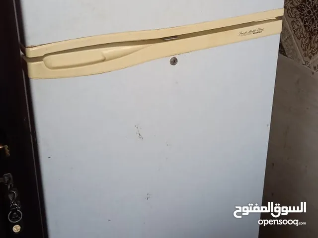 ثلاجة Akai بحالة ممتازة