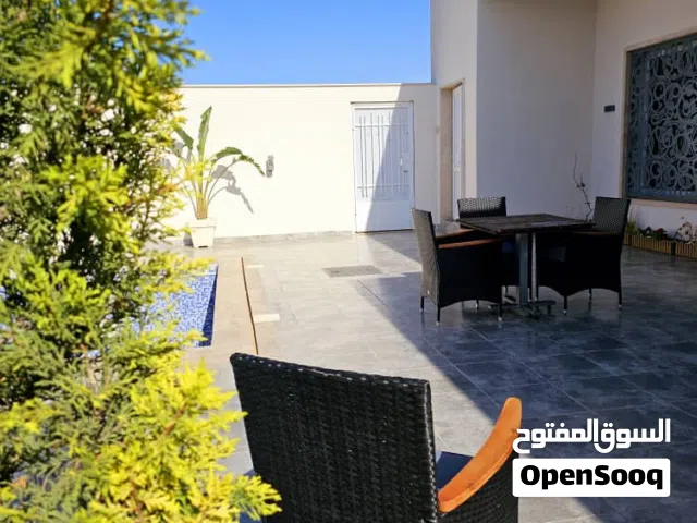 استراحه تامه للبيع الموقع بعد مثلت كوسا وانت جاي من جامع الرحمه