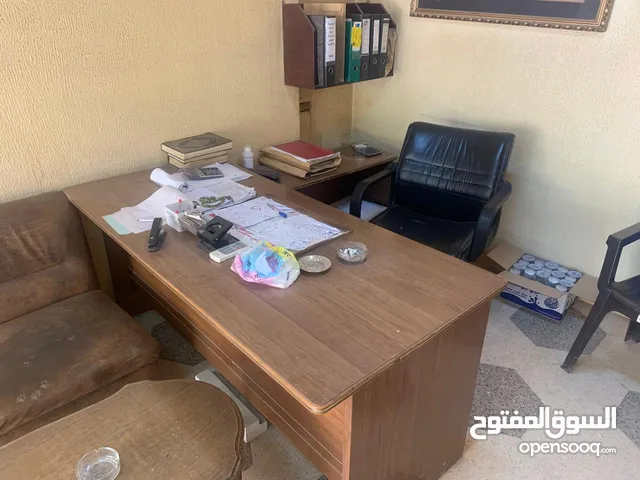أثاث مكتبي