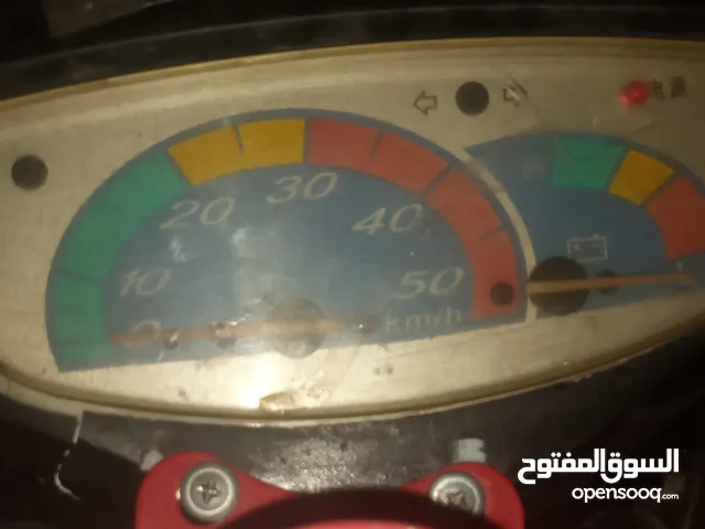 مع كل ملحقاتها مع شاحن بس مع مفتاح نسخه واحده