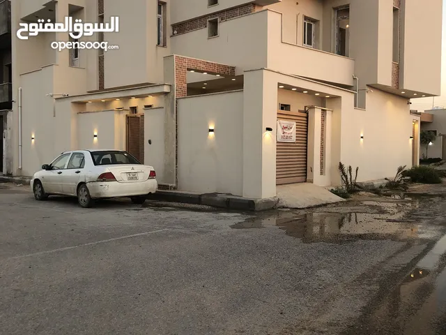 180 m2 5 Bedrooms Villa for Sale in Tripoli Ain Zara