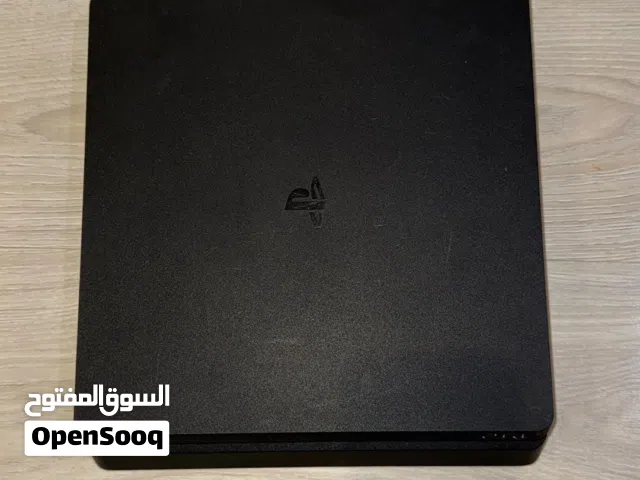 PS4 slim + 3 controllers