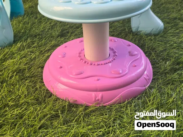 طاوله مكياج فروزن للبنات مع كرسيها