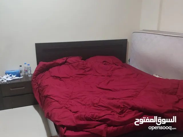سرير مزدوج بحالة ممتازة