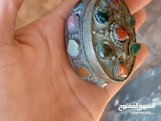 قطعة انتيك مميزه احجار متنوعه من العقيق وغيرها