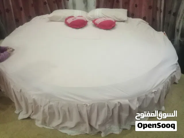 تخت دائري للبيع